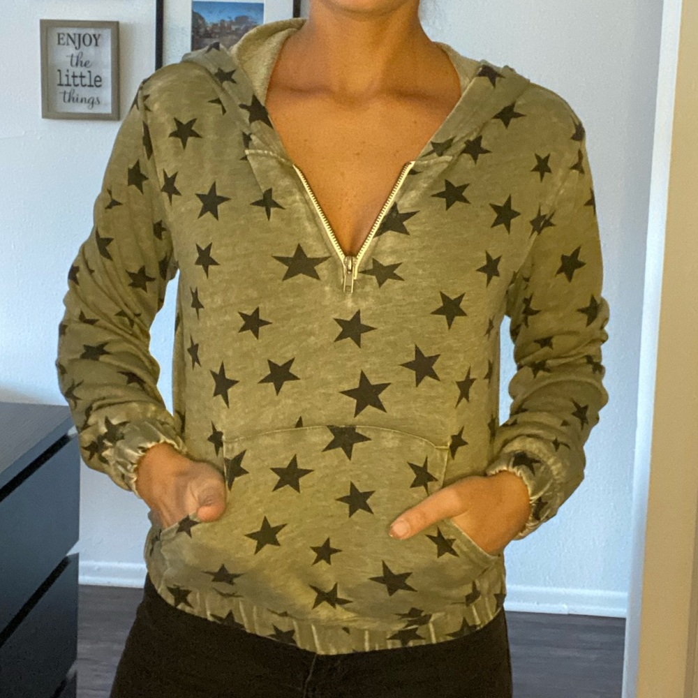 Alternative Star pullover